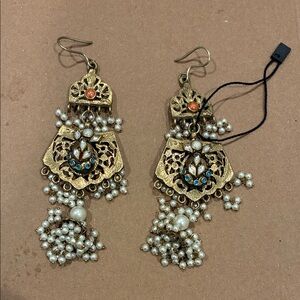 Elegant Gold and Pearl Dangle Earrings